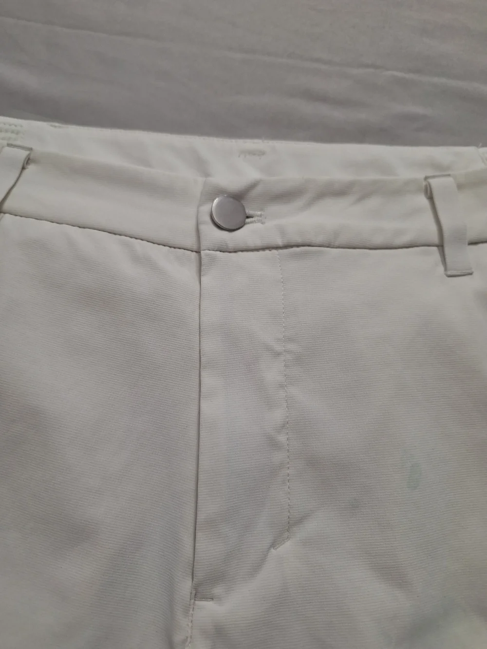 lululemon Commision Golf White Men's Flat-Front Performance Shorts, Size 34